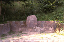 Gedenkstein für die Bewaldung durch Förster Schrödter
